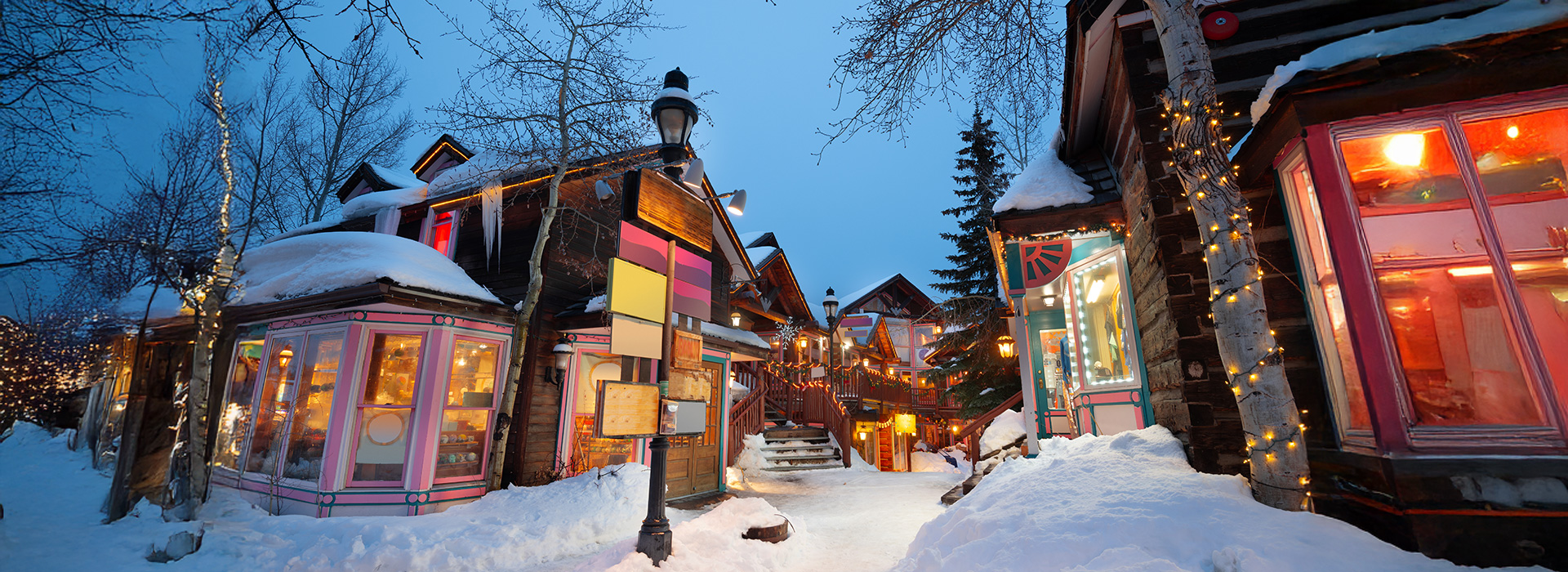 Best Christmas Towns in the US