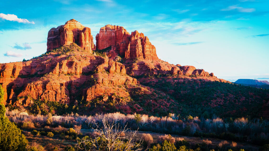 The breathtaking red rock landscape of Sedona, Arizona—perfect for solo travelers looking for adventure in a summer getaway.